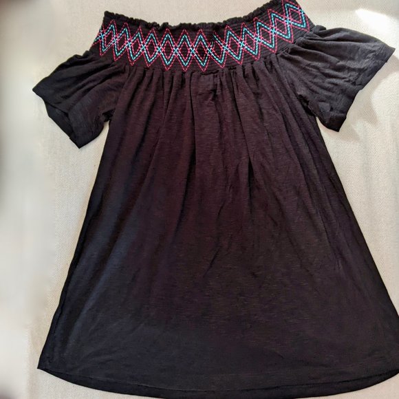 Pea in the Pod Off-The-Shoulder Short-Sleeve Shirt - Picture 2 of 7